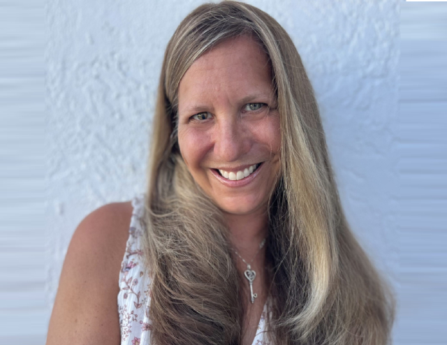 Meredith Strauss, LCSW| Trauma Therapist in Short Hills, NJ Call (973) 544-8617 today| EMDR & IFS Therapy Specialist | Anxiety & PTSD Specialist | Couples & Family Counselor